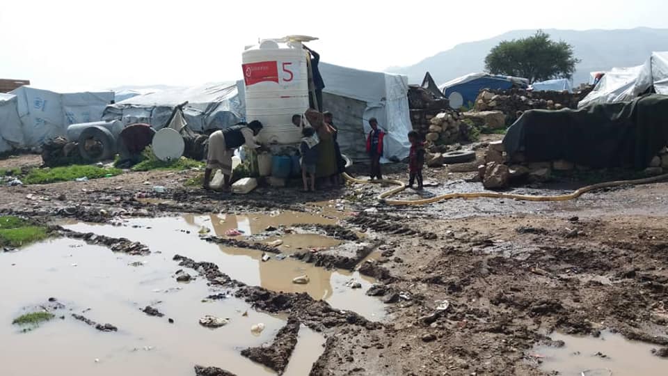 Agua Para Yemen Arhab Campo Desplazados