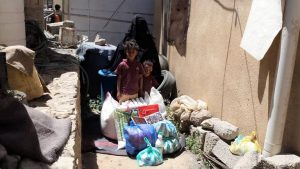 Reparto de alimentos en Yemen