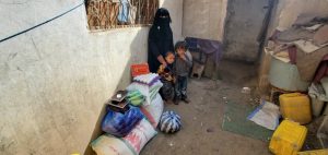 reparto de comida en Yemen