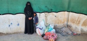 repartimos packs de alimentos para las familias en Yemen