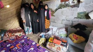Distribuyendo alimento a las familias en Yemen2