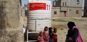 Depóstio de agua en Yemen, solidarios sin fronteras