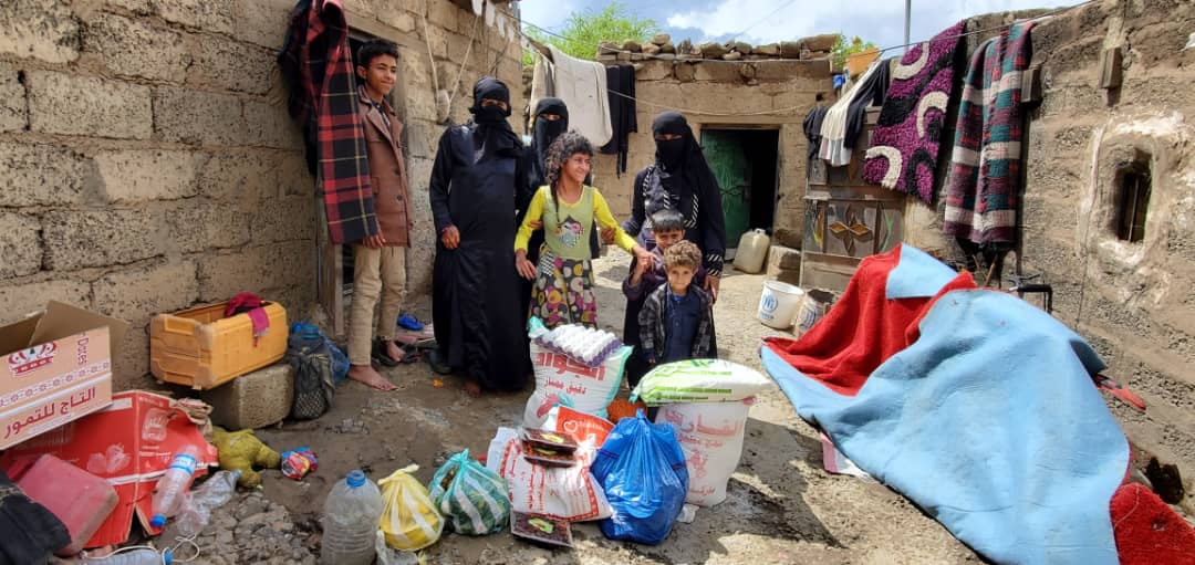 Reparto de comida para familias en Yemen - Solidarios Sin Fronteras