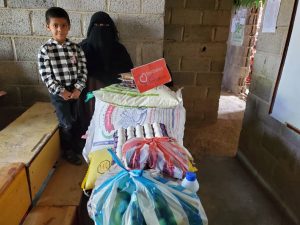 reparto alimento a las profesoras en Yemen